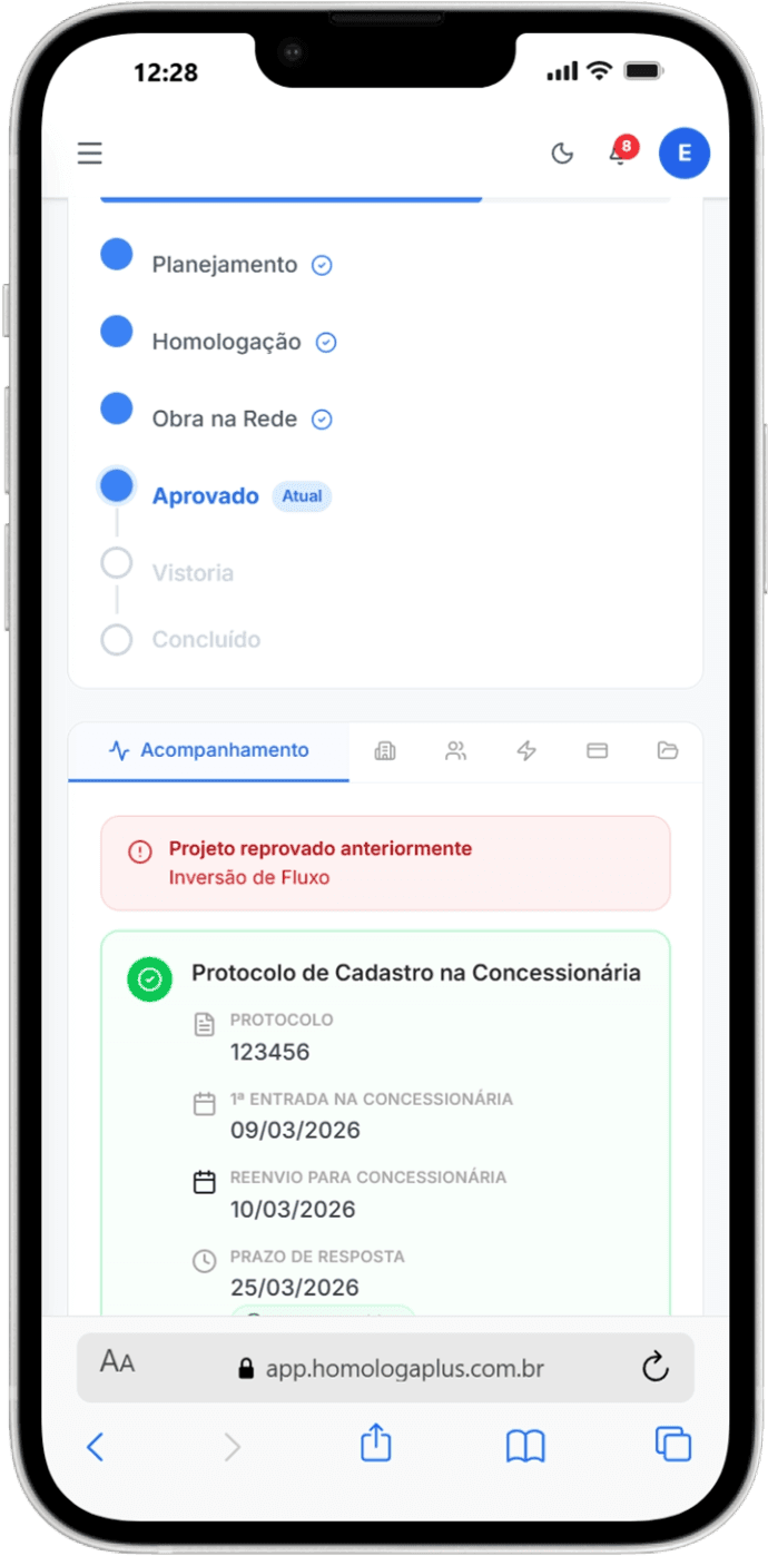 Plataforma de acompanhamento da RJ Projetos Elétricos no celular, com o status do projeto, o histórico e os dados de protocolo na concessionária